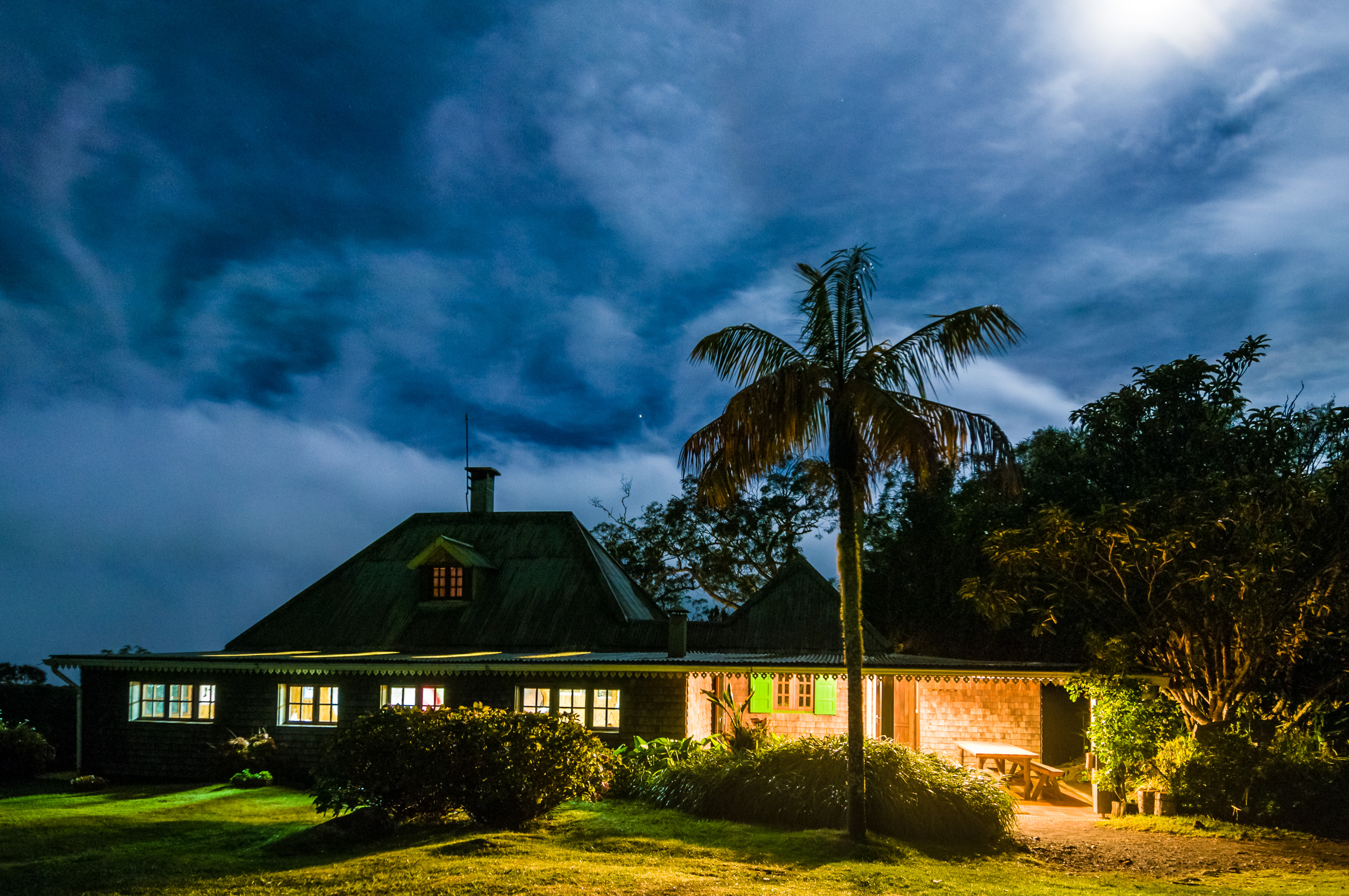 France, île de La Réunion, océan Indien, parc national, cirque de Salazie, nuit de pleine Lune au gîte de Bélouve (1505 m) // France, Reunion Island, Indian Ocean, National Park, Salazie's natural circus, Full moon night at the Bélouve lodge (1505 m)